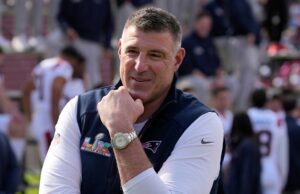 Patriotas dizem que as coisas estão ‘como sempre’ com Mike Vrabel em meio à controvérsia O que saber sobre Mike Vrabel e Dianna Russini GettyImages-2260289572 GettyImages-2260448353