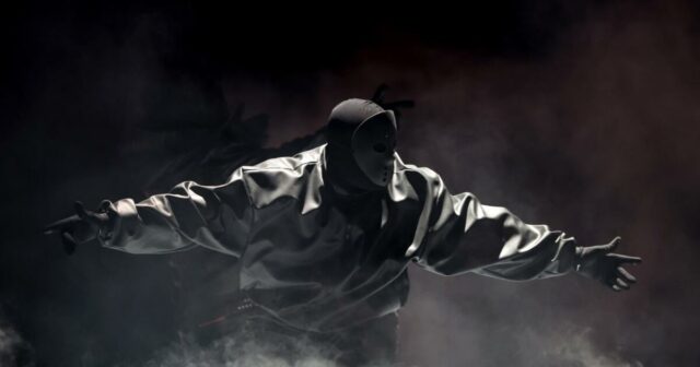 Patrocinadores desistem do festival encabeçado por Ye após shows esgotados Patrocinadores desistem do festival encabeçado por Ye após shows esgotados no SoFi Stadium