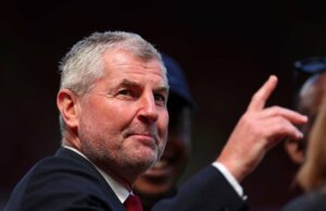 Paul Parker critica a lista dos melhores laterais-esquerdos da Premier League sobre Denis Irwin Paul Parker critica a lista dos melhores laterais-esquerdos da Premier League sobre Denis Irwin