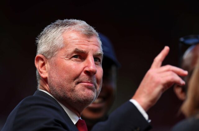 Paul Parker critica a lista dos melhores laterais-esquerdos da Premier Paul Parker critica a lista dos melhores laterais-esquerdos da Premier League sobre Denis Irwin