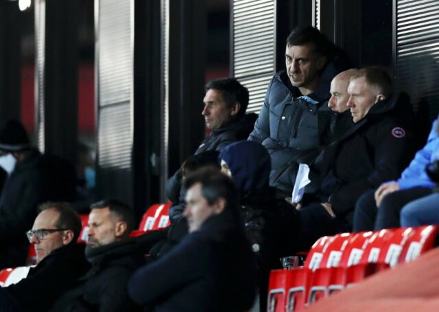 Paul Scholes e Gary Neville discordam de Roy Keane e Ian Wright sobre a previsão de Chelsea x Man Utd
