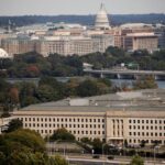 FOTO DE ARQUIVO: O edifício do Pentágono é visto em Arlington, Virgínia, EUA, em 9 de outubro de 2020. REUTERS/Carlos Barria/Foto de arquivo
