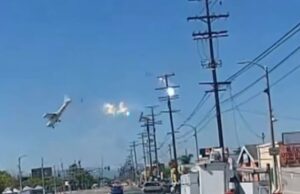Pequeno avião atinge linhas de energia em Los Angeles Pequeno avião atinge linhas de energia em Los Angeles
