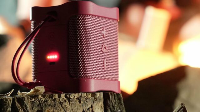 Perfeito para a praia, piscina ou parque, este alto-falante portátil Skullcandy está à venda por apenas US $ 33 no momento
