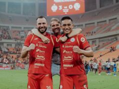 Persija Cukur Persebaya 3-0, Eksel Runtukahu Kirim Ancaman e Persib de Puncak Klasemen Persija Cukur Persebaya 3-0, Eksel Runtukahu Kirim Ancaman e Persib de Puncak Klasemen