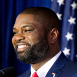 Pesquisa: Byron Donalds lidera potenciais adversários democratas na corrida para governador da Flórida