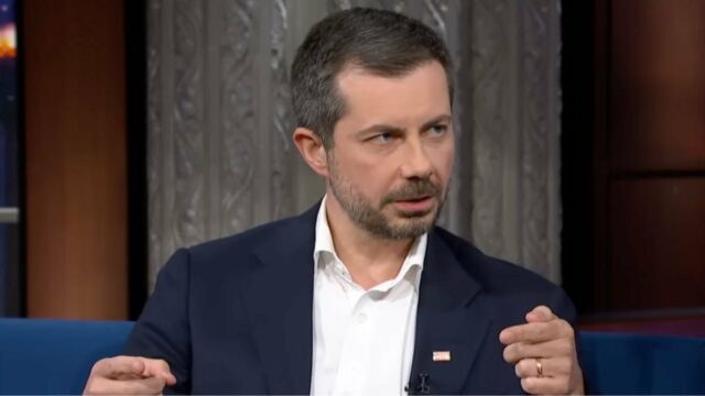 Pete Buttigieg explica como Trump 'diminuiu' a reputação global da América | Vídeo
