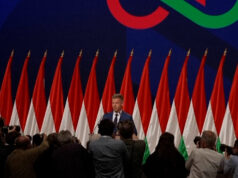 Peter Magyar, da Hungria, pede convocação antecipada do parlamento Peter Magyar, da Hungria, pede convocação antecipada do parlamento