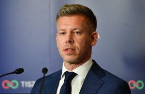 Peter Magyar é eleito primeiro-ministro da Hungria: novo líder agradece aos eleitores ao derrotar o aliado de Trump, Viktor Orbán, após 16 anos no poder O líder húngaro, Viktor Orban, admitiu a derrota ao seu rival Peter Magyar (foto)