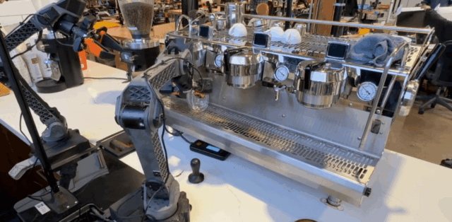 Physical Intelligence, uma startup de robótica, diz que seu novo cérebro robótico pode descobrir tarefas que nunca foi ensinado
