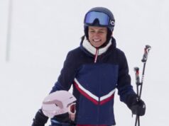 Pippa Middleton põe as filhas Grace e Rose à prova nas férias de esqui em família – mas será que o pai James gostaria de poder sair para um pouco de pista e sossego? Pippa Middleton, 42, guia suas filhas Grace, de cinco anos, e Rose, de três, pela neve em férias de esqui em família nos Alpes franceses