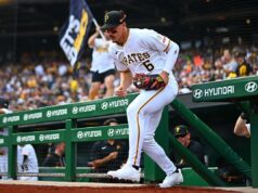 Piratas fecham acordo de US$ 140 milhões com o prospecto Konnor Griffin Konnor Griffin # 6 do Pittsburgh Pirates entra em campo para o início do jogo contra o Baltimore Orioles no PNC Park em 4 de abril de 2026 em Pittsburgh, Pensilvânia.
