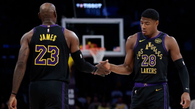 Playoffs da NBA: Trail Blazers surpreendem os Spurs após lesão de Wembanyama; LeBron James brilha nas vitórias do Lakers
