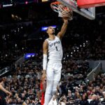 Playoffs da NBA: Wembanyama continua a brilhar enquanto os Spurs avançam para a segunda rodada, os 76ers permanecem vivos