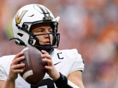 Polarizando QB Diego Pavia faz história infeliz no draft da NFL Polarizando QB Diego Pavia faz história infeliz no draft da NFL