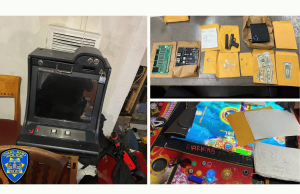 Polícia de Oakland faz batida em suposto site de jogos de azar ilegal, detendo dez pessoas A polícia de Oakland vasculha evidências que mostram máquinas de jogo ilegais, armas de fogo apreendidas, dinheiro, narcóticos e equipamentos de jogo da operação em East Oakland