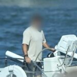 A polícia acusou um homem depois que 200 quilos de cocaína foram descobertos a bordo de um catamarã que navegava no rio Tweed, perto da fronteira entre Queensland e NSW.