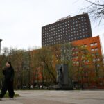 Polícia russa ataca editora de livros acusada de promover 'propaganda gay'