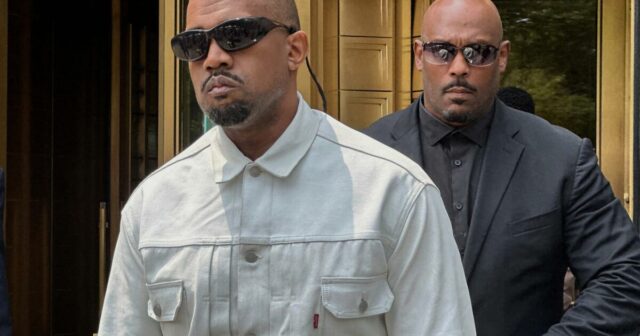 Por dentro do primeiro show de retorno de Ye no SoFi Stadium
