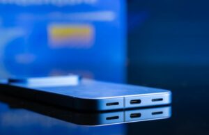 Por que as pessoas não reciclam smartphones antigos? Por que as pessoas não reciclam smartphones antigos?