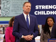 Por que dar aos democratas mais dinheiro dos impostos para queimar? Eles vão desperdiçá-lo de novo ou deixar seus amigos roubá-lo Por que dar aos democratas mais dinheiro dos impostos para queimar? Eles vão desperdiçá-lo de novo ou deixar seus amigos roubá-lo