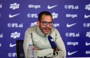Por que o técnico do Chelsea, Liam Rosenior, não está surpreso com o renascimento do Man Utd Por que o técnico do Chelsea, Liam Rosenior, não está surpreso com o renascimento do Man Utd