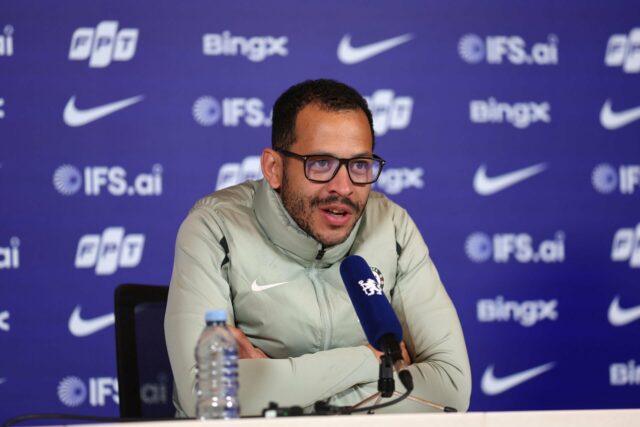 Por que o técnico do Chelsea, Liam Rosenior, não está surpreso com o renascimento do Man Utd
