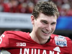 Por que o vencedor do Heisman, Fernando Mendoza, optou por não comparecer pessoalmente ao Draft da NFL Guia da família do quarterback da Universidade de Indiana, Fernando Mendoza