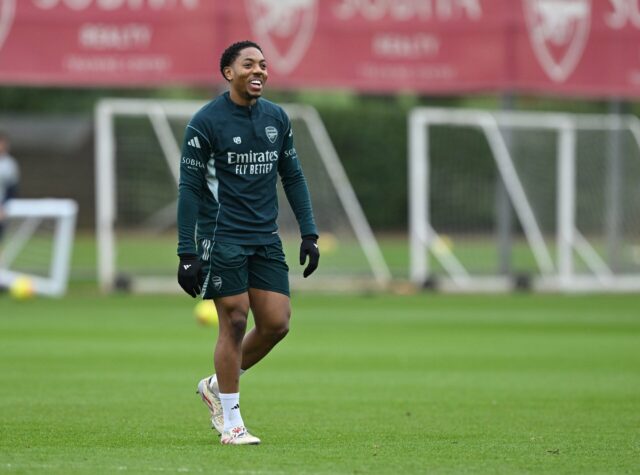 Por que será “realmente difícil” para o Man Utd contratar Myles Lewis-Skelly neste verão
