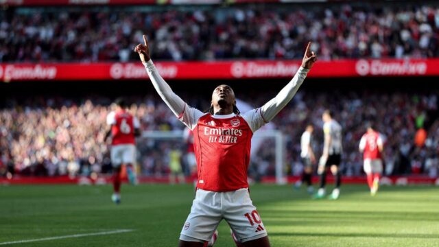 Premier League 2025-26: O Nervy Arsenal volta ao topo com Eze selando uma vitória vital sobre o Newcastle
