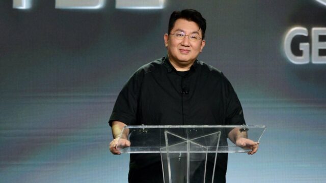 Presidente da HYBE, Bang Si-hyuk, enfrenta possível prisão enquanto a polícia sul-coreana busca mandado
