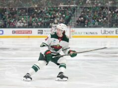 Previsão do jogo 2 de Wild vs. Stars: probabilidades, escolhas e melhores apostas da NHL para os playoffs da Stanley Cup Jake Oettinger, goleiro do Dallas Stars, defende o gol.