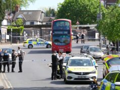 Primeiro-ministro do Reino Unido condena ataque antissemita após dois esfaqueados em Londres Esfaqueamento de Golders Green