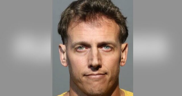 Ashley Fisler Professora do ensino médio de Nova Jersey acusada de agressão sexual infantil por estuprar estudante