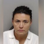 Uma distorcida professora do ensino fundamental do Texas é acusada de agredir sexualmente uma aluna da quinta série que ela classificou como uma de suas