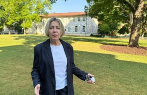 Professores dos EUA processam universidade por prisão durante protesto pró-Palestina Professores dos EUA processam universidade por prisão durante protesto pró-Palestina