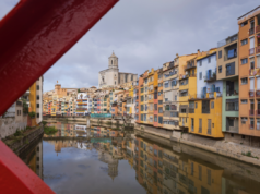 Pule a movimentada Barcelona para conhecer a magia medieval e culinária de Girona The main entrance to the Arab Baths of Girona