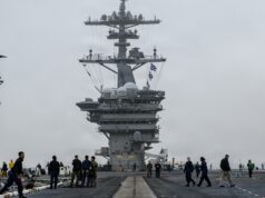 Quarto superporta-aviões da Marinha dos EUA rumou para o mar, conduzindo ‘operações de rotina’ Marinheiros e fuzileiros navais do USS Portland conduzem operações de rotina