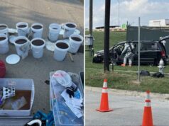 Quase 500 libras de metanfetamina líquida no valor de US$ 3 milhões encontradas em uma minivan após acidente mortal em Fort Worth Dois homens foram encontrados mortos esta semana depois que uma minivan que transportava ilegalmente quase 500 libras de metanfetamina líquida – que as autoridades disseram ter um valor de rua de até US$ 3 milhões – caiu em um bairro do Texas, provocando uma investigação federal sobre drogas e uma resposta a materiais perigosos.