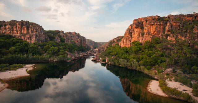 Quatro enfrentam acusações de roubo de ovos de crocodilo em O Parque Nacional Kakadu é uma enorme reserva natural com biodiversidade no Território Norte da Austrália
