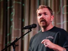 Quem é Graham Platner? Senado esperançoso pede investigação de Donald Trump Estrelas que pediram boicote à Disney por causa da suspensão de Jimmy Kimmel Damon Lindelof Tatiana Maslany