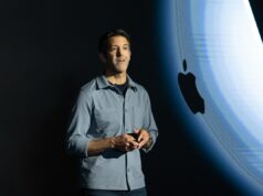 Quem é John Ternus, o novo CEO da Apple? Quem é John Ternus, o novo CEO da Apple?