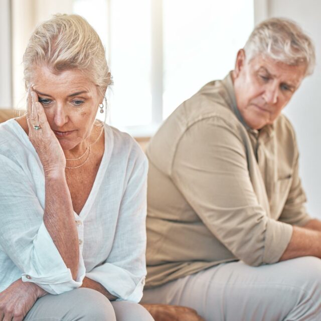 Querida Abby: O ex-marido verbalmente abusivo da minha amiga está pressionando-a para morar com ele
