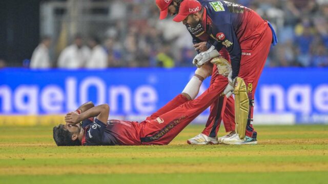 RCB vs GT IPL 2026: Rasikh Salam sai de campo com cólicas contra Gujarat Titans
