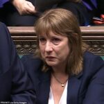 O colapso choroso de Rachel Reeves na Câmara dos Comuns em julho do ano passado (foto) alimentou especulações de que ela estava de saída