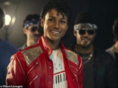Reação contra a cinebiografia de Michael Jackson que exclui alegações de abuso infantil de sua vida: Paris Jackson se junta ao coro de indignação enquanto analisa o filme selvagem por ‘omissões flagrantes’ A nova cinebiografia de Michael Jackson, estrelada por seu sobrinho Jaafar Jackson, foi atacada pela crítica, ganhando uma pontuação sombria de 35% de 'podre' no Rotten Tomatoes