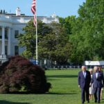 Rei Carlos III e Rainha Camilla chegam aos EUA para visita de Estado