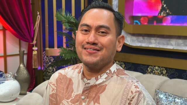 Rei Nassar Sebut Manggung Pakai Baju Aneh-aneh adalah Cura Sejatinya
