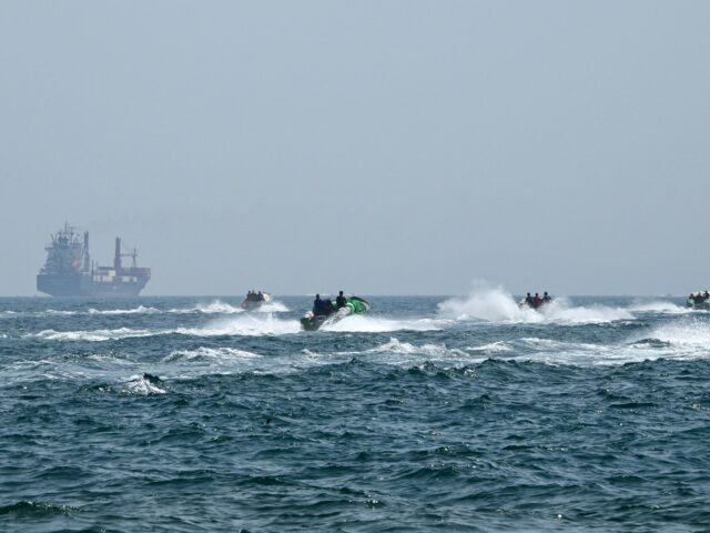 Reino Unido sediará reunião de 35 países sobre reabertura do Estreito de Ormuz
