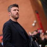 Relatório: O rival de Michael Carrick para se tornar o próximo chefe do Man Utd agora estará disponível gratuitamente em junho